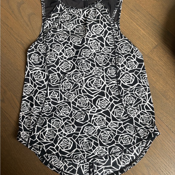 lululemon athletica Black and White Floral Muscle Tee - Picture 1 of 1
